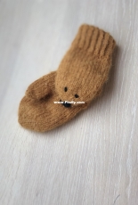 Piggsvinvott Mitts by Stine Mari Furnes-Norwegian-Free