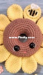 Oodles of Crochet Crafts - Rachel Zain - Doughnut Buddies - Sunflower
