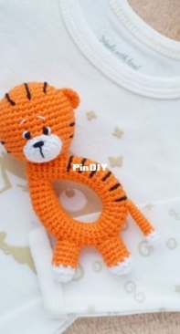 Mamylini zatei - Ulyana Silischeva - Rattle tiger - Russian