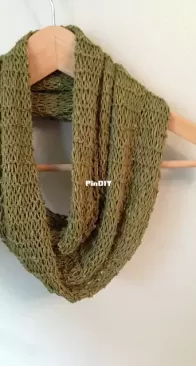 Quick and Easy Infinity Scarf by  Jeni Lausch - Shady Sheep