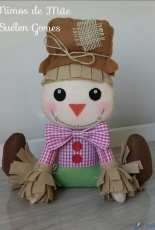 Mimos de Māe, Suélen Gomes - Espantalhos/ Straw Man Felt Pattern - Portuguese