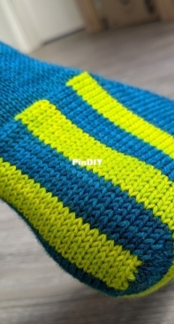 Bitte wenden!  Socken by Susanne Gutermuth-German-Free