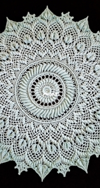 Nelly Klos - Flora Doily - English