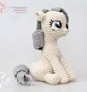 Stuff The Body - Natalia Osinska - No 16 Sitting pony