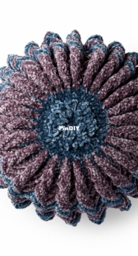 Yarnspirations - Pleated Pillow - Free