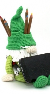Pattern by Steph - Stephanie Risthaus - Phone Stand Gnome - Handyhalter Wichtel - German