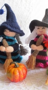 Halloween Witch Ornament by Muris Knits