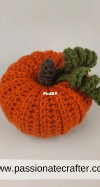 Passionate crafter - Tidzhen Gyuldzhu - Pumpkin gnome/fall gnome - Nain de Citrouille/Nain dAutomne - French Tanslated - Free