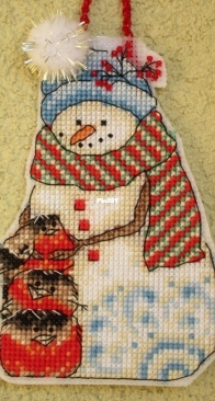 Bullfinch snowman -- by Людмила Ойнонен / ludmoin /