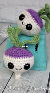 The Left-Handed Crocheter - Jennifer Adams - Turnip