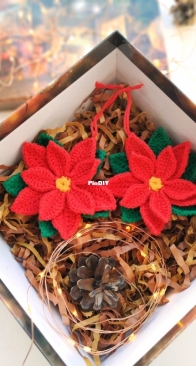 Mila Toys Patterns - Mila /Lyudmila Stepanova - Poinsettia Ornament