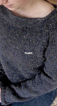 Cairán raglan sweater by Stoarm Wyn-English,Dutch -Free