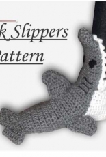 UniquePcrochet - Shark  slippers crochet (Ladies Size)