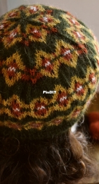 Dancing Rhombus hat by Loulalalou