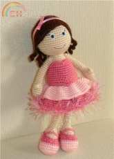 Yasmineli - Girl in  rose dress - Spanish - Translated