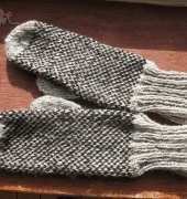 fish scale mittens by Willow Canda