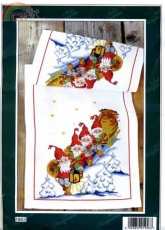 Ateljé Margaretha (Idena)  1863 Christmas Tablerunner Gnomes in a Row With Sleigh XSD
