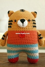 Big Bebez - Yun Young Lee  - Minimals - Tiger