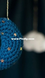 Octopus Crochet Design - Clotilde Dhenaut - Over the Moon ornament - Free