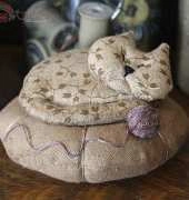 Rock River Stitches-Primitive Napping Kitty Pincushion