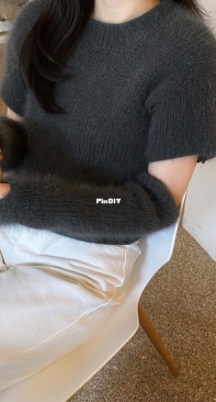 00:00 Pullover by Harin Yoon-English, Korean-Free