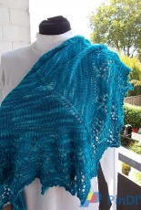 Blumen für Hilde Shawl by Wolloase-German-Free