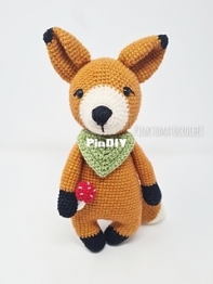 Pink Tomato Crochet - Josephine Laurin - Finley the Fox
