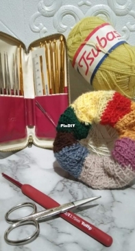 Scrap Yarns Scrunchie