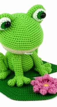 Sabrinas Crochet - Sabrina Somers - Verdi the Frog - Verdi Fro - Verdi Sammakko - Danish and Finnish