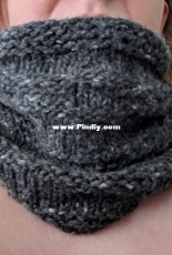 Loom Knitting-Diamond Ridge Cowl by KommwasWolle-Free