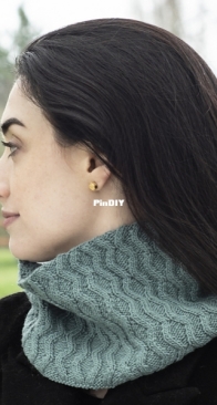 Japanese Current Cowl by Carly Waterman - Free