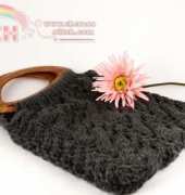 Universal Yarn-733-Cable Craze Handbag