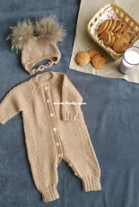 Baby jumpsuite and hat