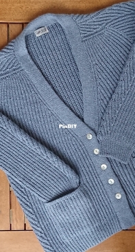 Mor Cardigan by Chris Berlin - English