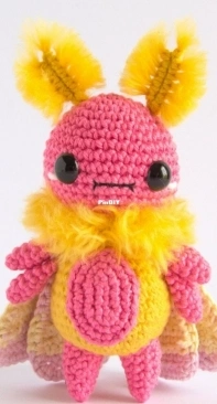 Lemon Yarn Creations - Andreia Ferreira - Rosy Maple Moth