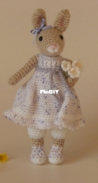 Little Brambles Crochet - Nicola - Willow the Spring Rabbit