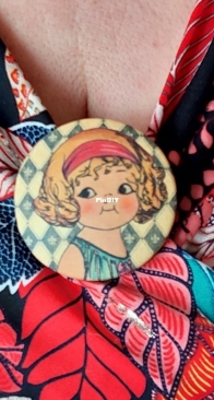 paintind on silk brooch 3