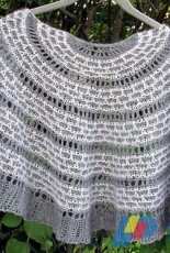 Ceniza Shawlette by Corrina Ferguson/ Classic Elite Yarns Web-Letter-English-Free