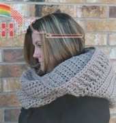 The Hookeraholic Crochet - Shannon Kilmartin - The Lucy Hooded Cowl