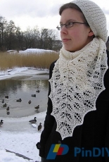 Lumi Shawl by Suvi Niska-Free