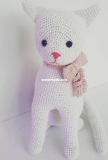 Amigurumi cat