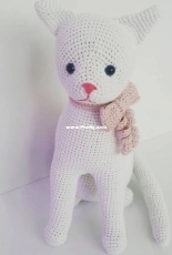 Amigurumi cat