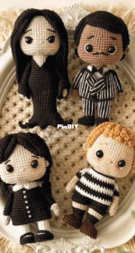 Bastetart - Kállyta Rodrigues - The Addams Family Set: Wednesday Addams, Pugsley Addams, Marticia Addams and Gomez Addams