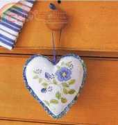 Periwinkles - Heart Door Hanger