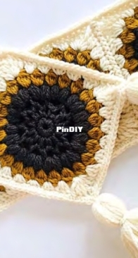 Lullaby Lodge Designs - Catherine McLennan - Sunflowers Scarf