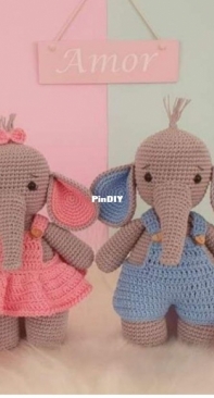 Lamuca Atelie - Debora Alves - Dora and Doritos the Elephants wearing Overalls - Dora e Doritos os Elefantinhos de Jardineira - Portuguese
