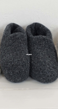 Double Slippers by Liv Stangeland - Sandnes Garn - Free