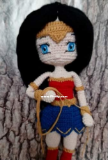 Zombiegurumi - Luisa Contreras - Wonder Woman - Spanish