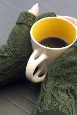 Marie-France Fingerless Unisex Mitts by Karen Fournier (German, English)