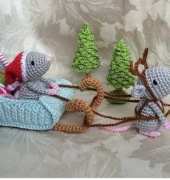 Double Treble Trinkets- Uljana Semikrasa -Christmas Mice Santas Sleigh - German